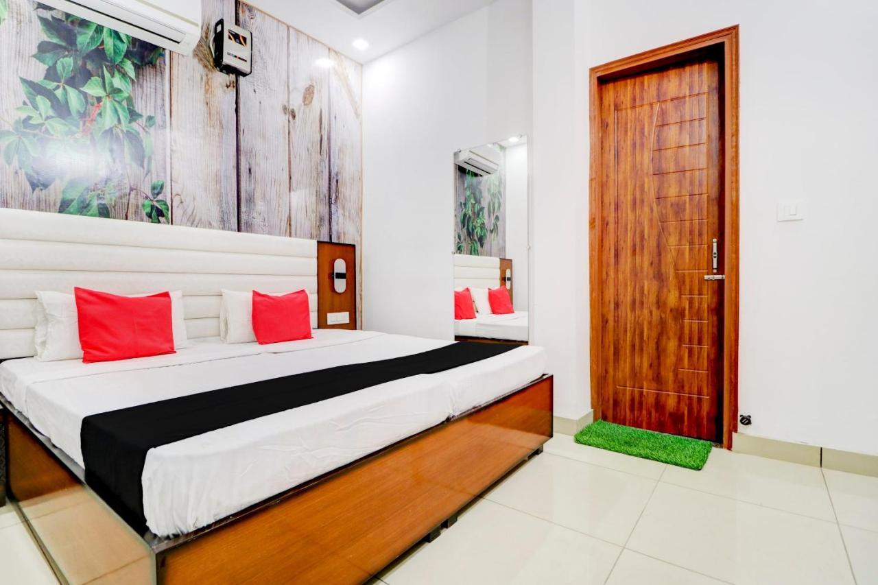 Capital O 79471 Hotel Sekhon Patiala Luaran gambar